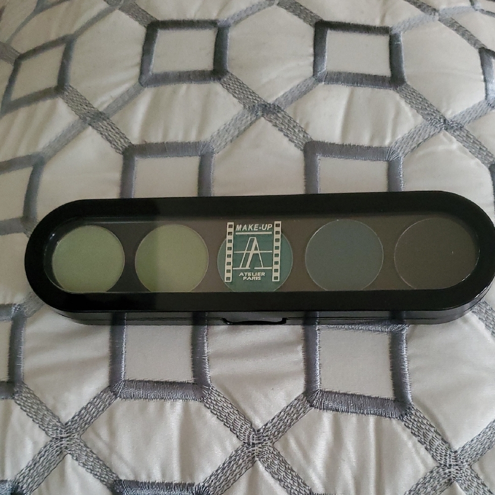 Make-Up Atelier Paris Eyeshadow Palette
